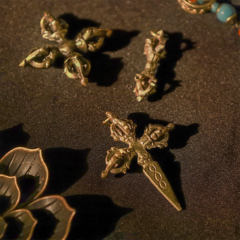 Nepal Handgefertigter Doppel-Dorje-Kupfer-Vajra für Erleuchtung und Stärke