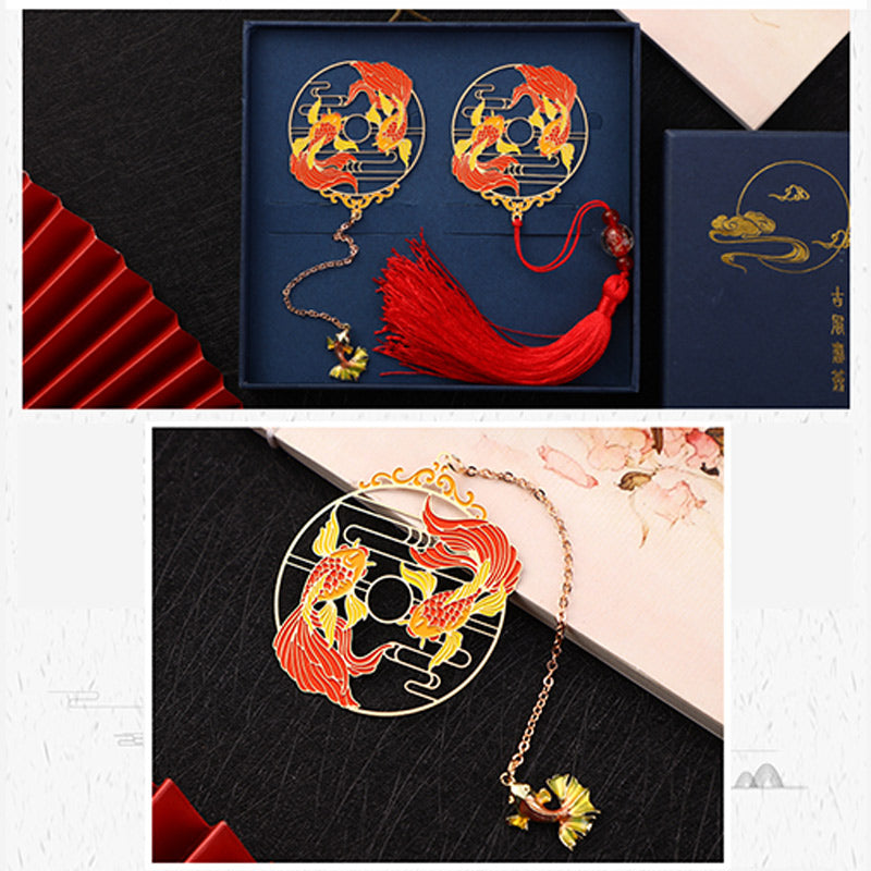 Goldfarbenes Lesezeichen aus Messing mit Koi-Fisch für spirituellen Schutz