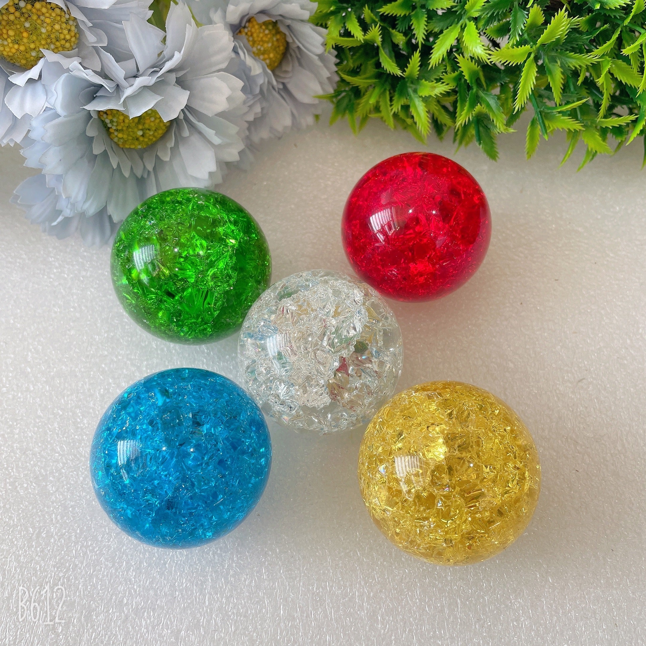 1,9 Zoll große Crack-Glaskristallkugel zur Energieheilung