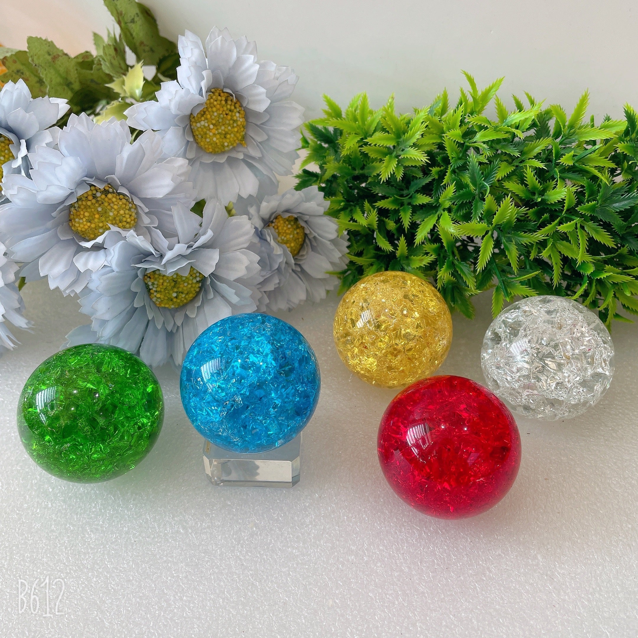 1,9 Zoll große Crack-Glaskristallkugel zur Energieheilung