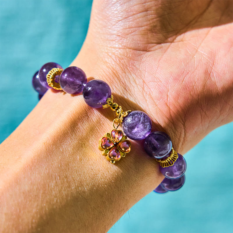 10 mm Amethyst-Kommunikationsarmband mit vierblättrigem Kleeblatt