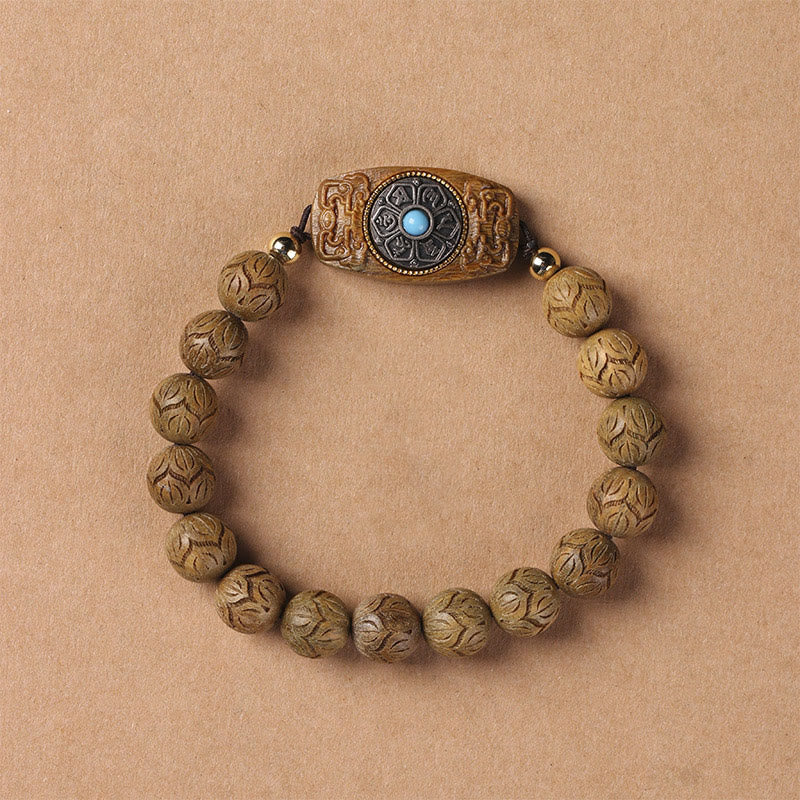 10 mm grünes Sandelholz-Armband „Om Mani Padme Hum“