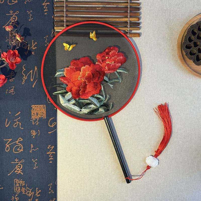 Fächer mit Pfingstrose und Schmetterlings-Holzgriff, 21 cm | Zen-Wohndekor