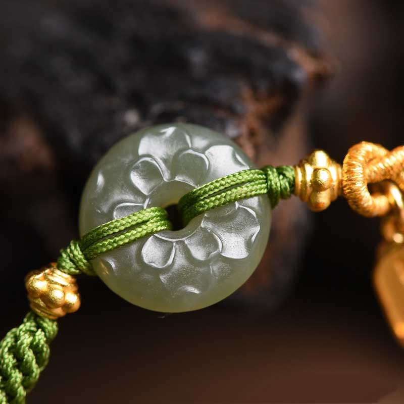 Grünes Jade-Armband mit Peace-Schnalle für Wohlstand und Ausgeglichenheit