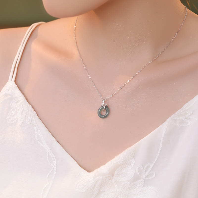 Jade Peace Buckle Halskette mit 925er Silber & 18 Karat Gold Spirit Snake