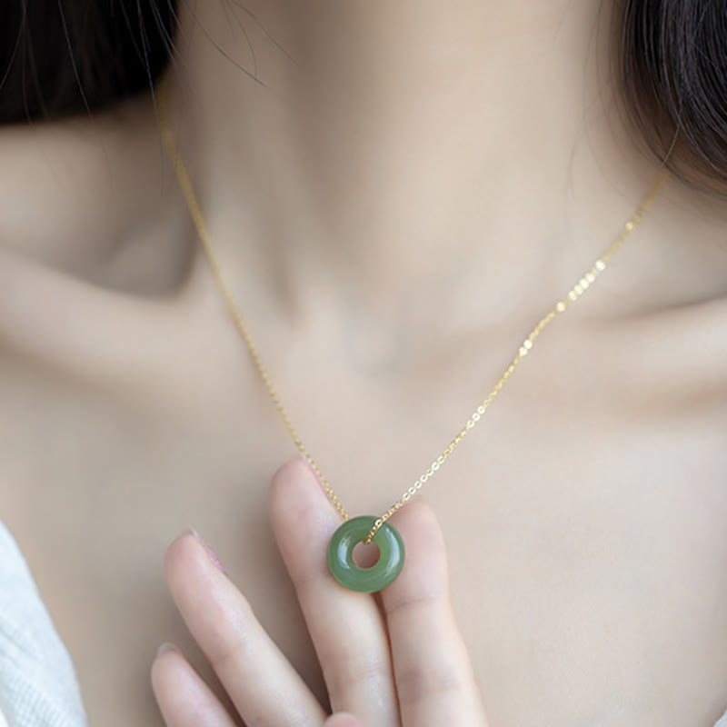 Hetian Jade Peace Buckle Halskette aus Sterlingsilber und Gold