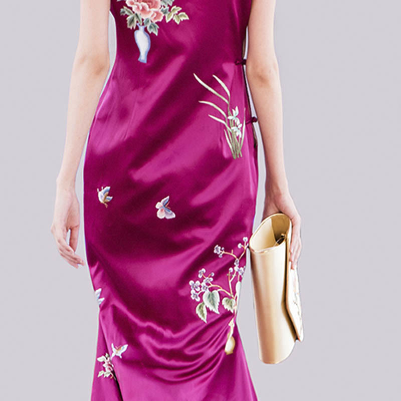 Magnolia Su bestickte mittelgroße Tasche für spirituelle Eleganz