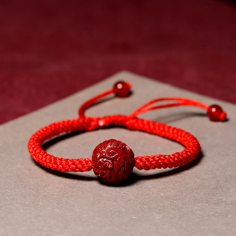Rotes Zinnoberarmband mit chinesischem Sternzeichen zum Schutz