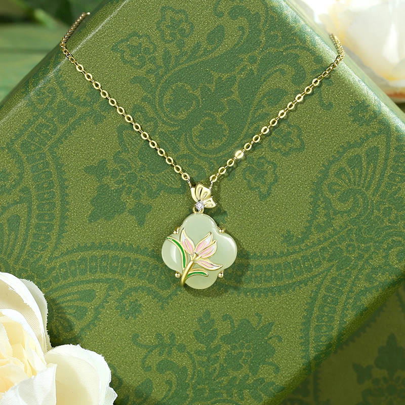 Elegante Hetian Jade Schmetterling Blume Halskette & Ohrringe