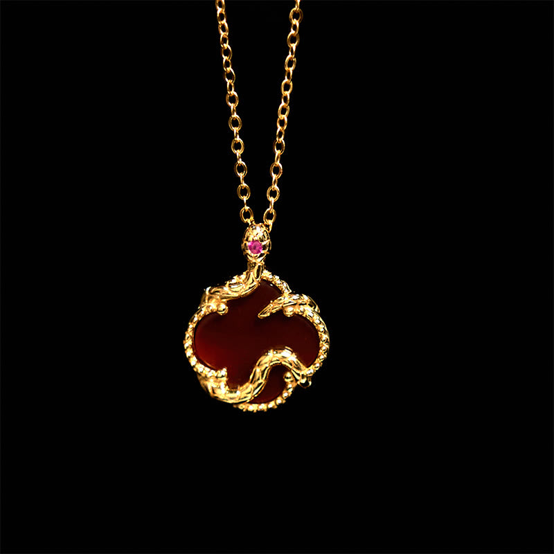 Halskette mit Schlangen-Jahressegen aus 925er Sterlingsilber mit rotem Achat