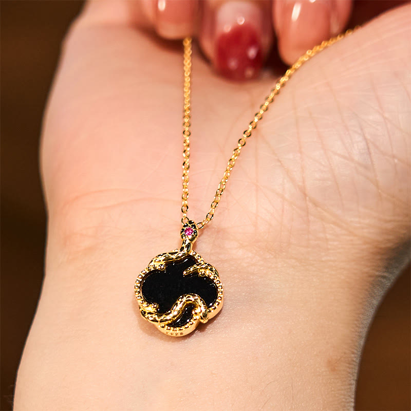 Halskette mit Schlangen-Jahressegen aus 925er Sterlingsilber mit rotem Achat