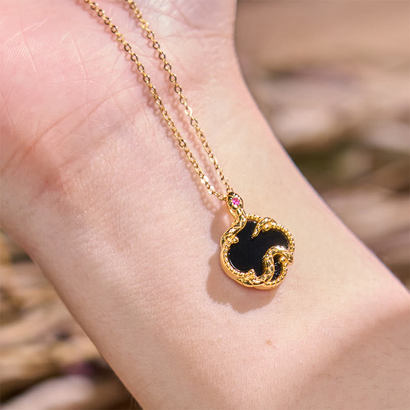 Halskette mit Schlangen-Jahressegen aus 925er Sterlingsilber mit rotem Achat