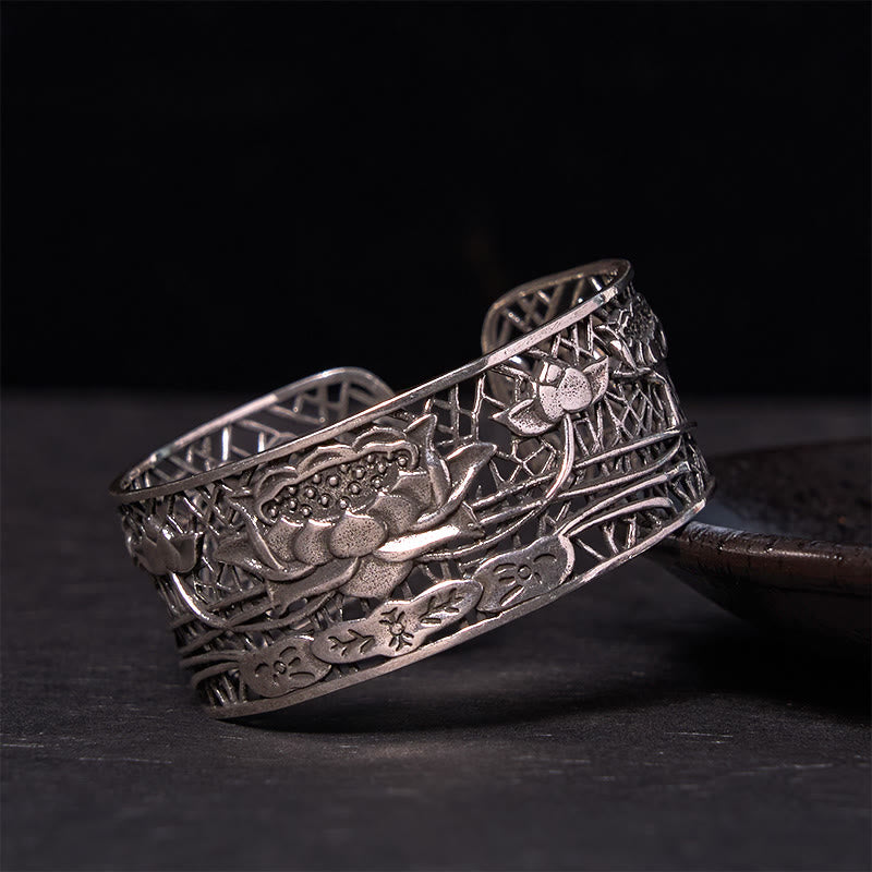 Verstellbarer Armreif mit Lotus-Armband aus versilbertem Kupfer