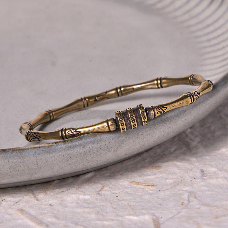Verstellbarer Armreif aus Kupfer mit Lotusblüte und Bambus für Frieden und Wachstum