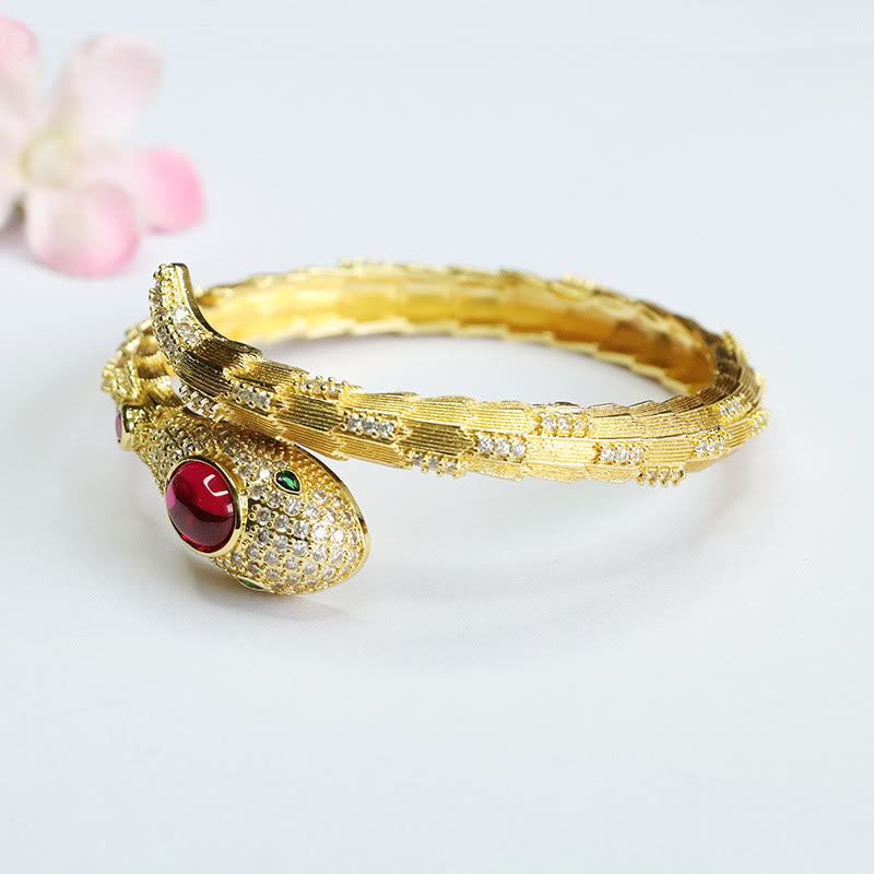 Kupfernes Schlangen-Stärkearmband mit Rubin für Schutz und Glück