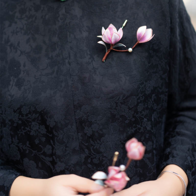 Handgemachte lila Magnolien-Haarnadel aus Yangzhou-Seidenblume