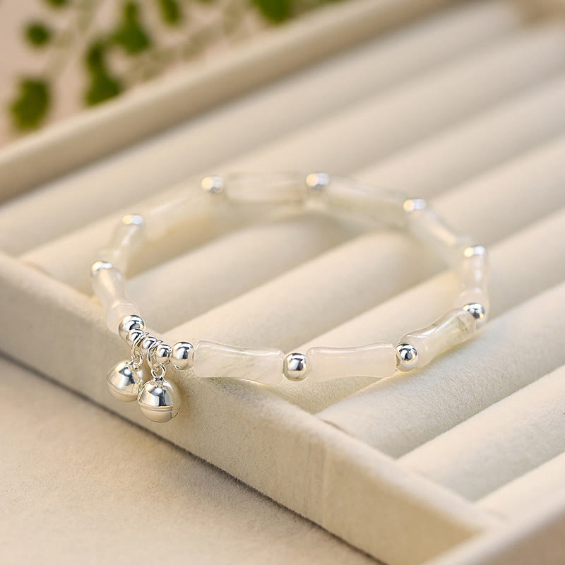 Glücks- und Freudenarmband aus weißer Jade mit Bambusanhänger