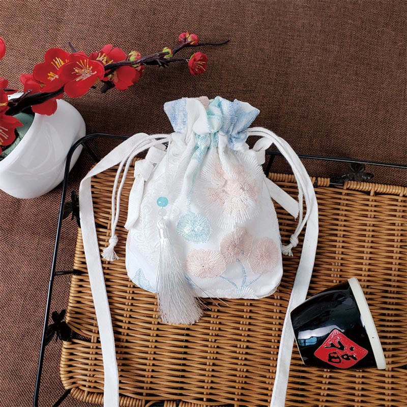 Umhängetasche aus Segeltuch mit Kirschblüten-Rebenstickerei, 15 x 22 cm