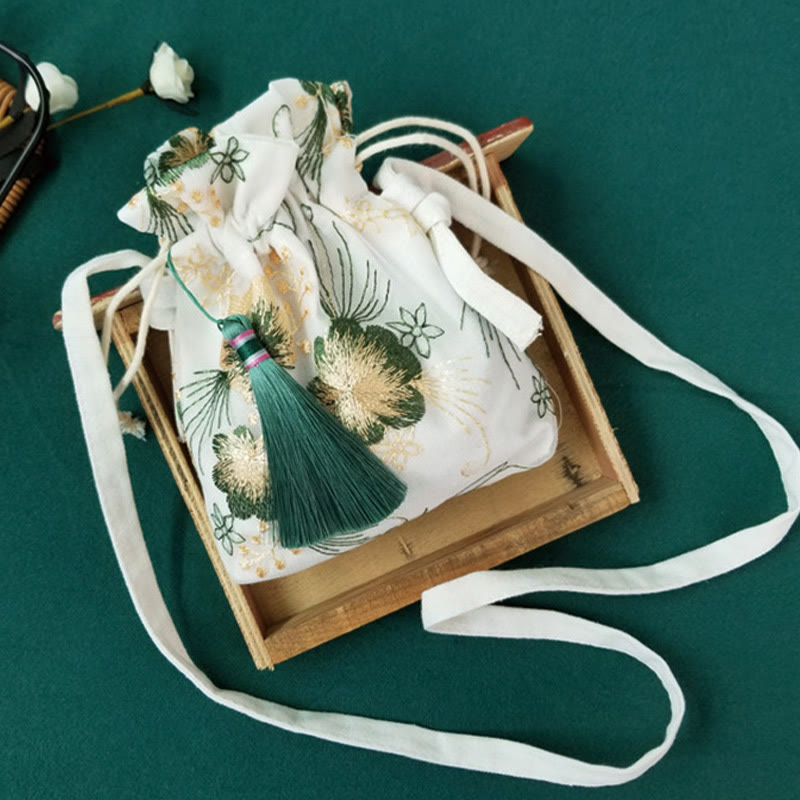 Umhängetasche aus Segeltuch mit Kirschblüten-Rebenstickerei, 15 x 22 cm