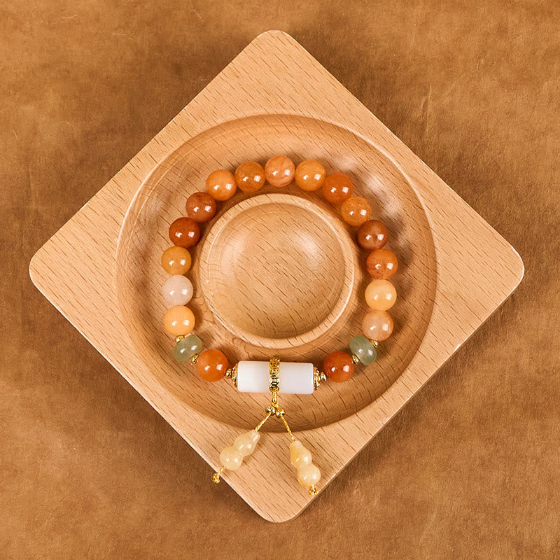 8 mm goldenes Seidenarmband mit Jade und weißem Kristall für Glück