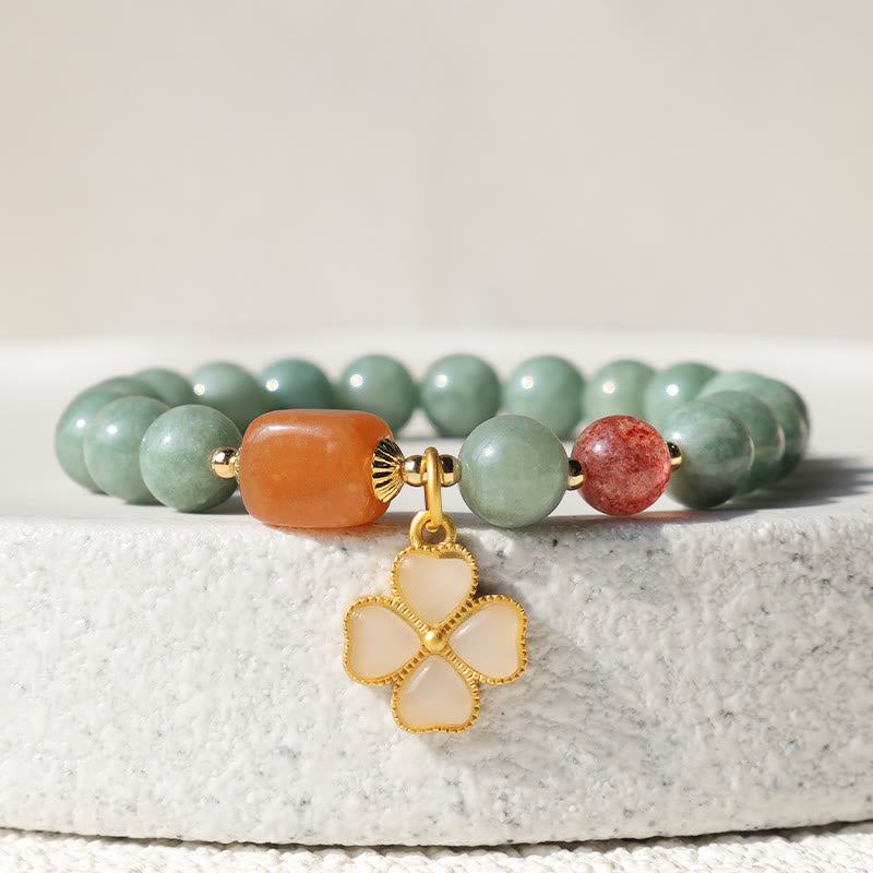 Jade-Armband mit vierblättrigem Kleeblatt und Wohlstandsanhänger