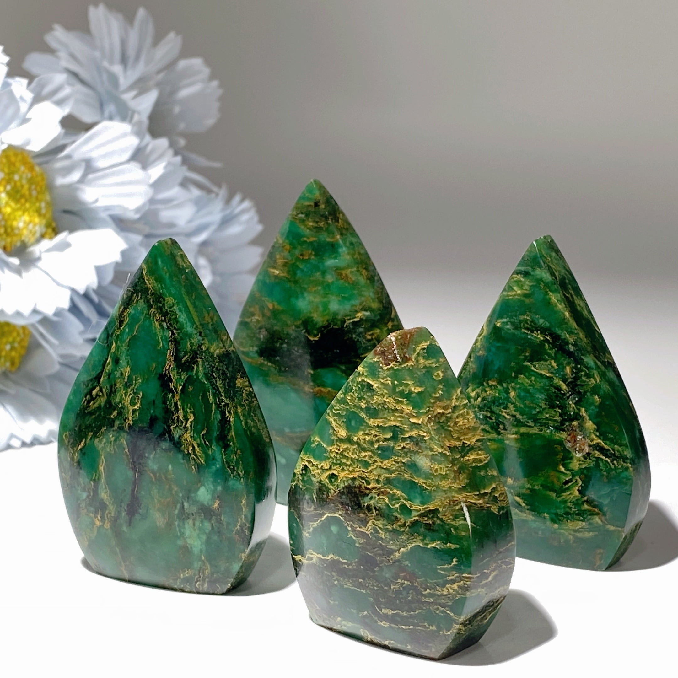 2,0-2,7 Zoll grünes Freiform-Heilkristallexemplar