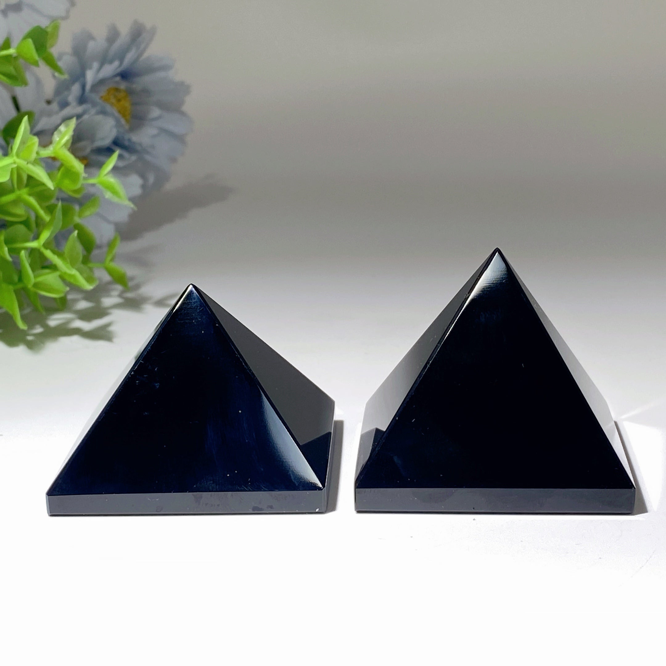 2,2" schwarze Obsidian-Heilpyramide für Meditation