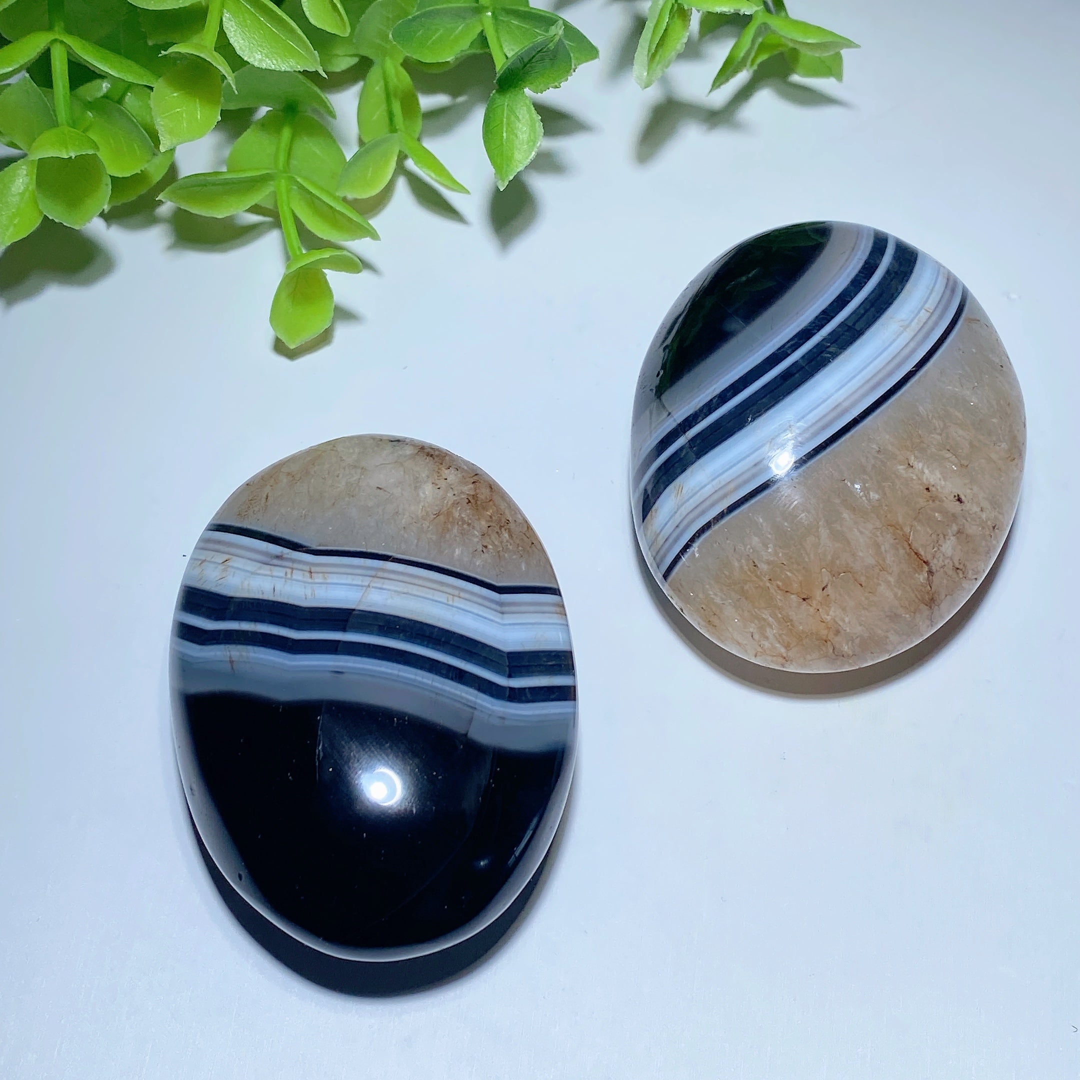 2,2 Zoll schwarzer Sardonyx ovaler Palmstein zur Heilung