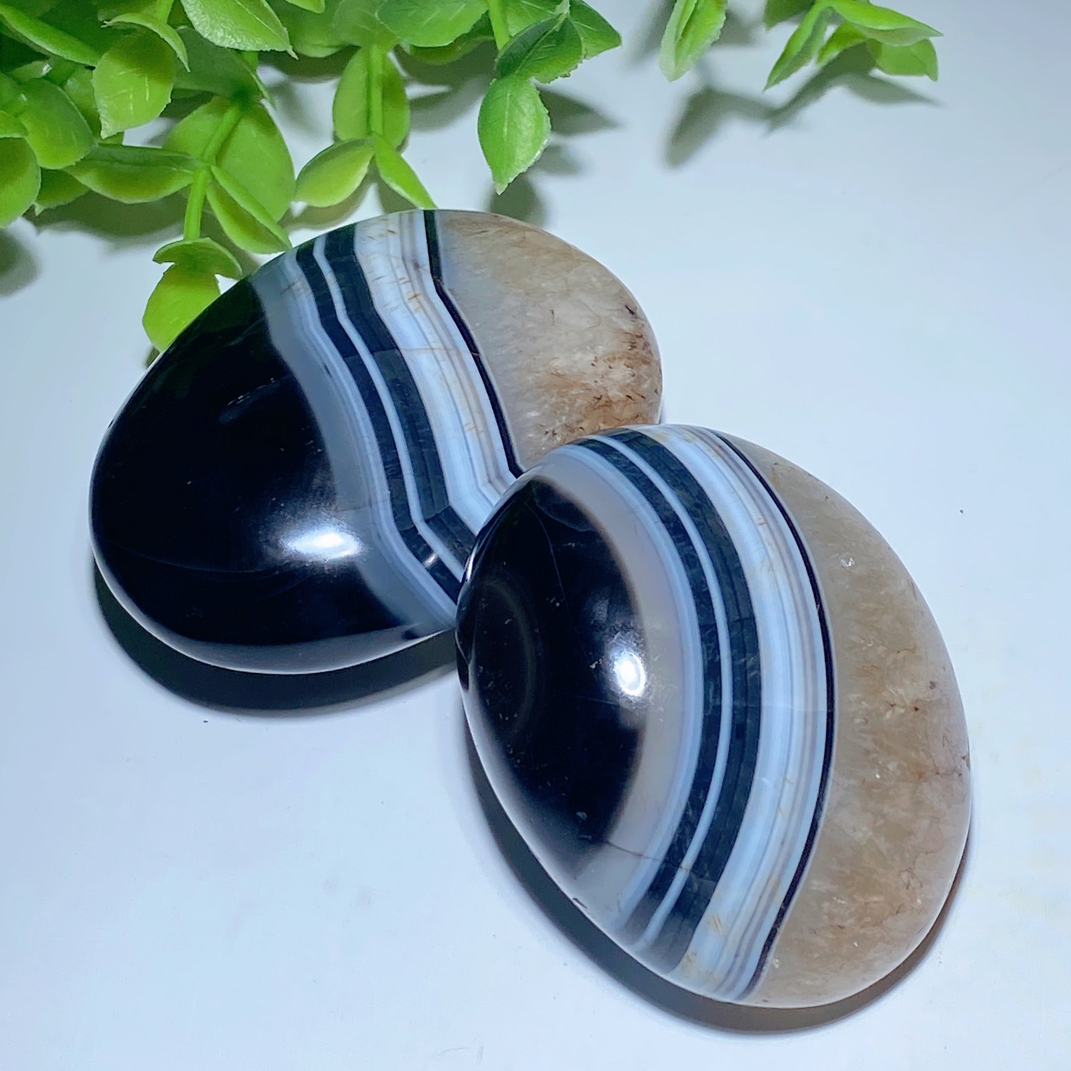 2,2 Zoll schwarzer Sardonyx ovaler Palmstein zur Heilung