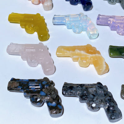 2,2 Zoll große gemischte Kristallfiguren in Pistolenform zur Heilung