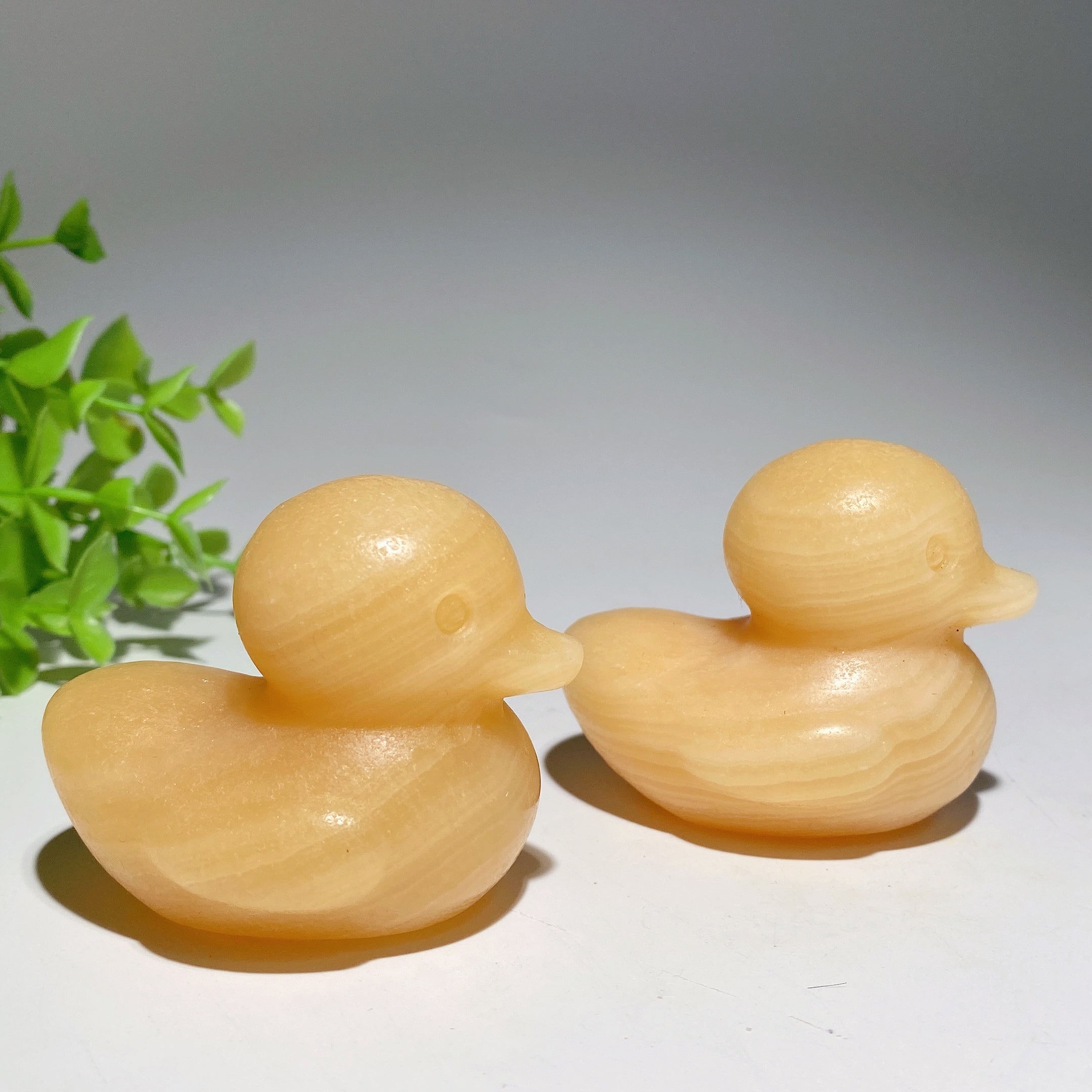 2,2 Zoll Orange Calcit Ente Kristall Figur Schnitzerei