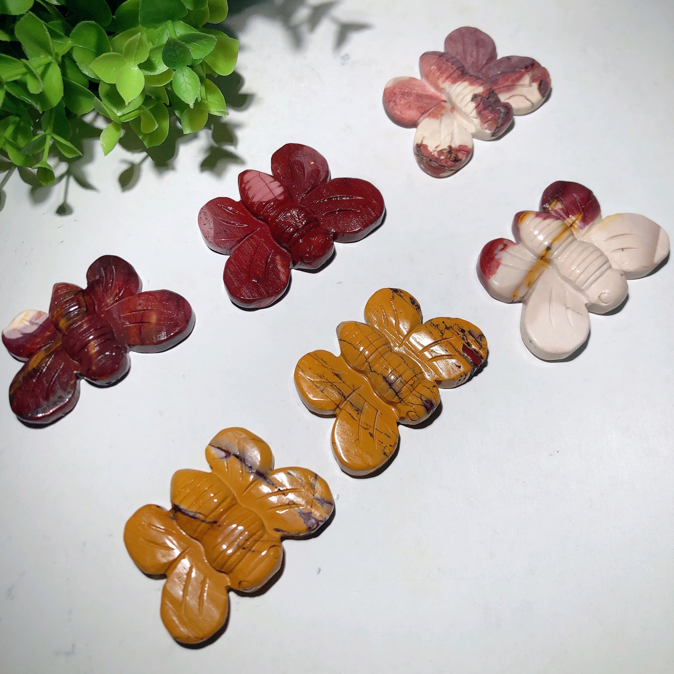 2,4 Zoll Mookite-Bienenkristallfigur zur Heilung