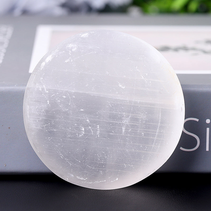 2,5" Selenit-Handschmeichler mit Laser-Schnitzmuster