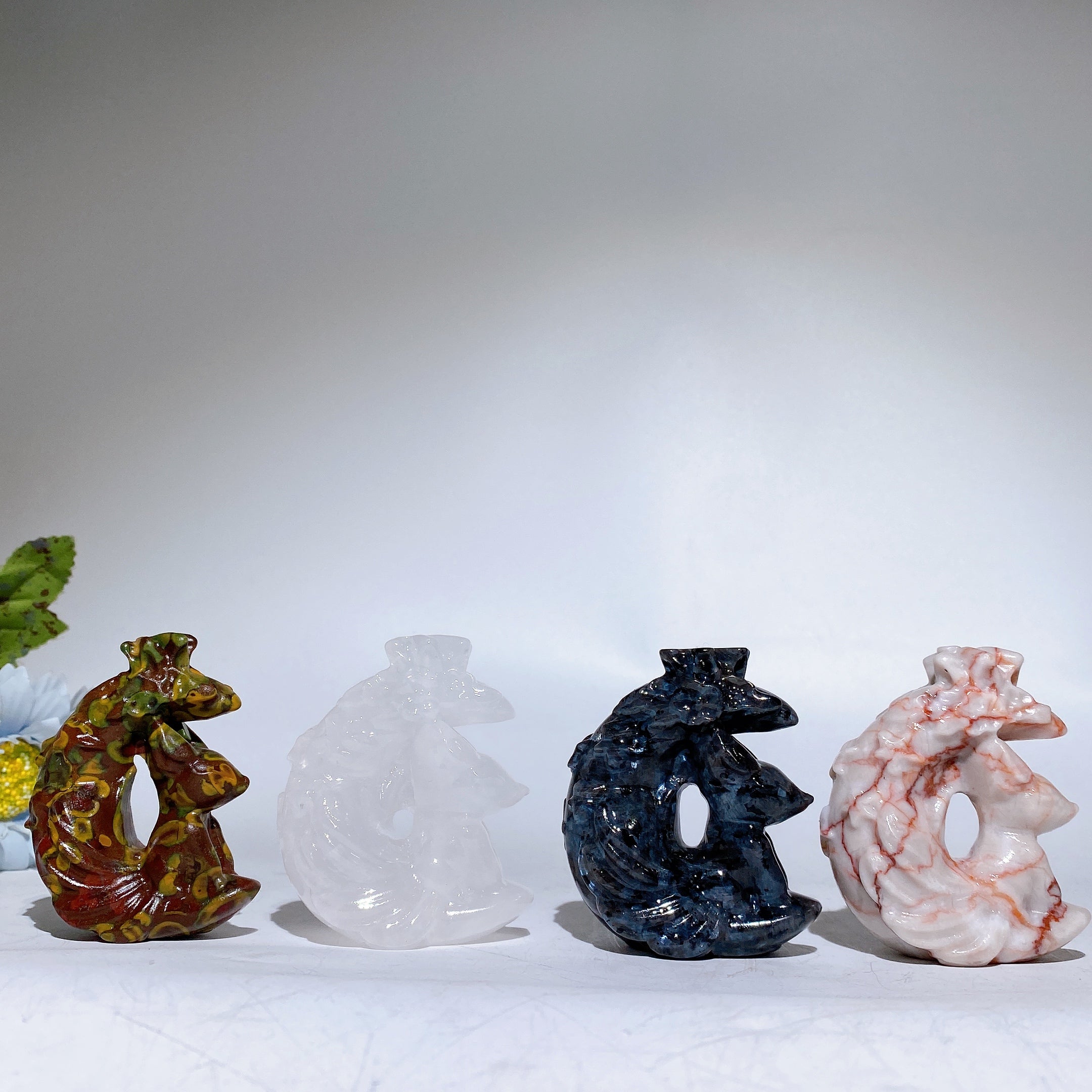 2,7 Zoll große Kristallfuchs-Mondschnitzerei-Heilfigur