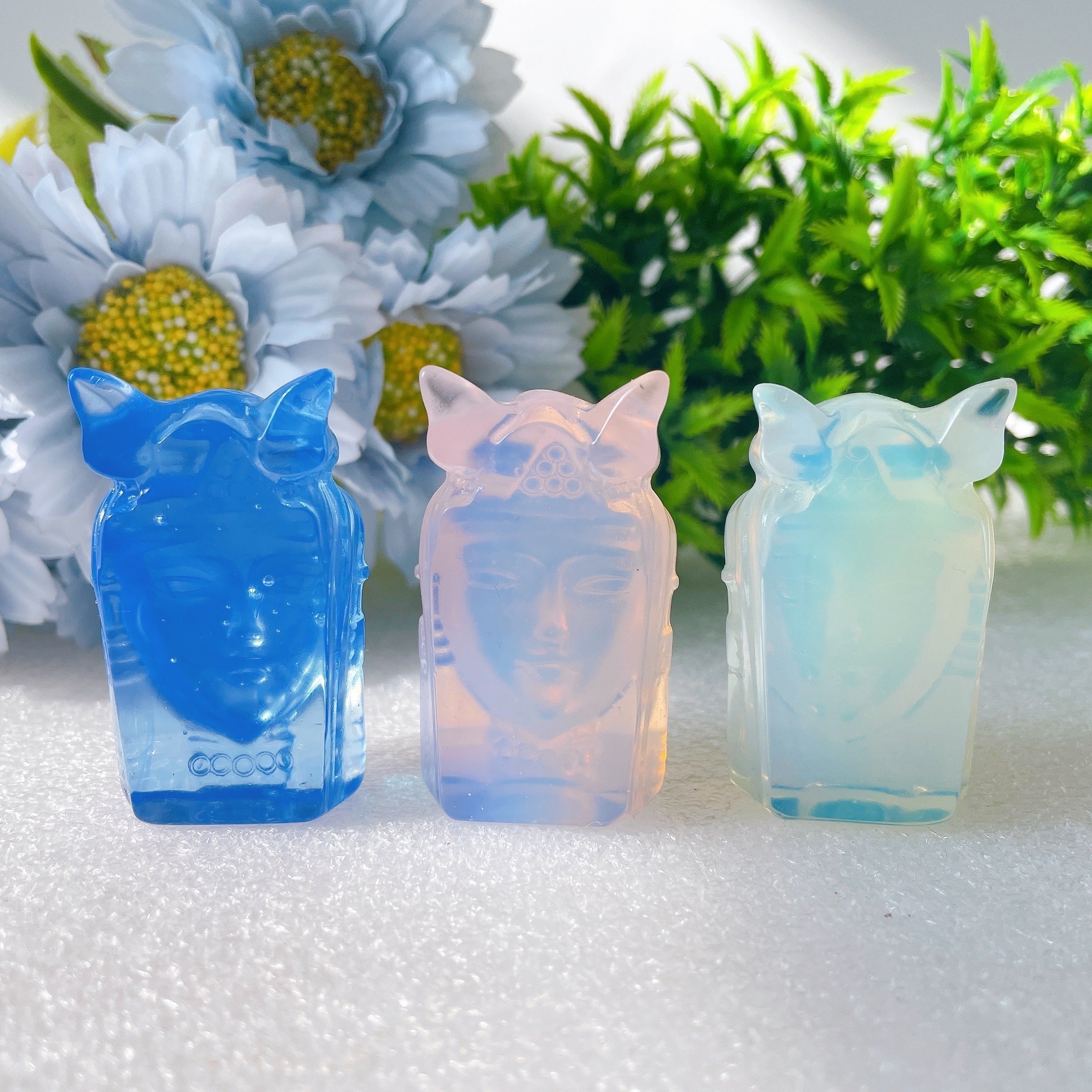 2 Zoll große rosa und blaue Opalit-Kristallfiguren-Schnitzereien