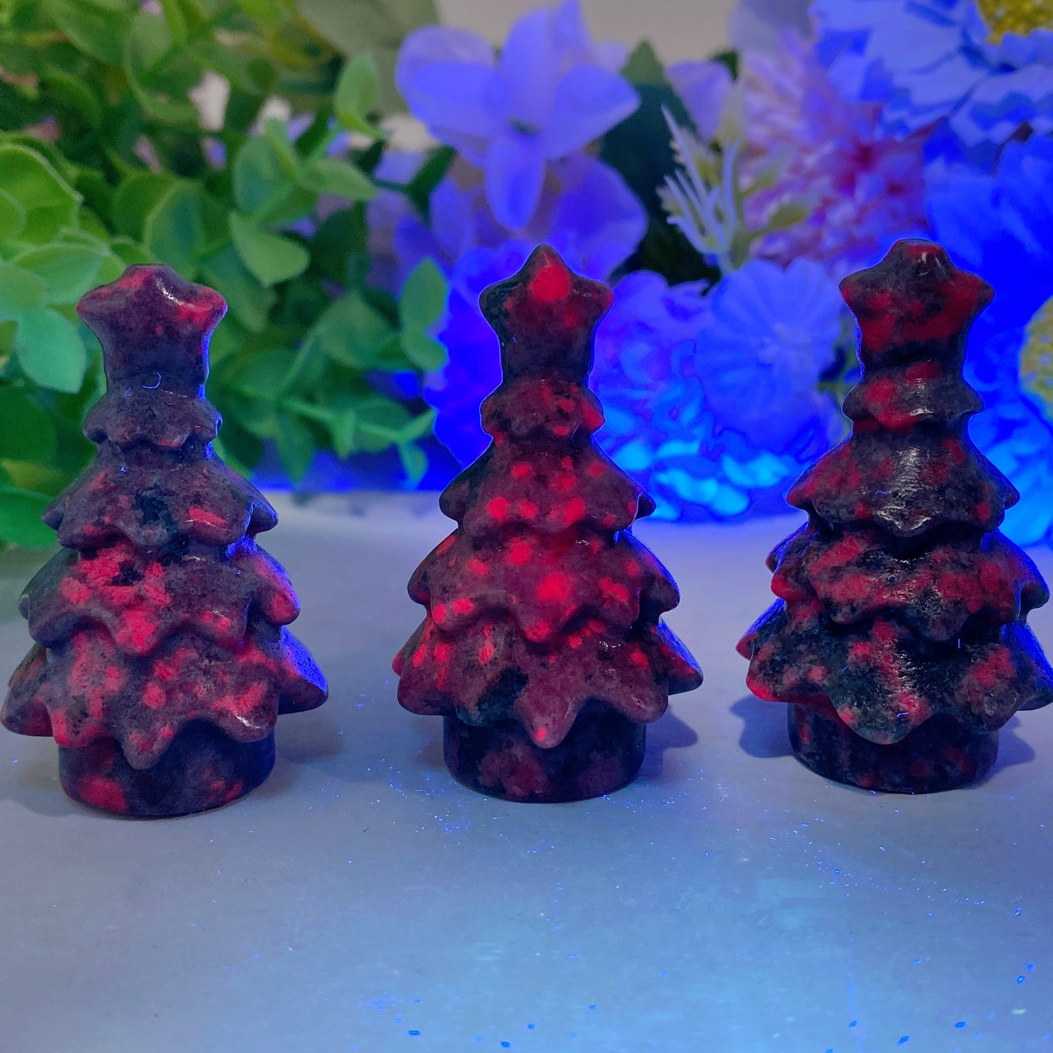 2 Zoll große Weihnachtsbaumfigur aus Rubin-Kyanit-Kristall