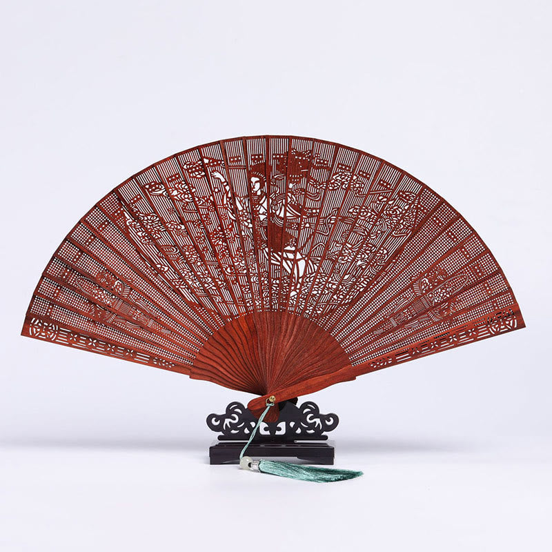 22,5 cm kleiner Fächer aus rotem Sandelholz mit Blättern und Gravur „Kranich, Pfau, Chang'e-Mond“