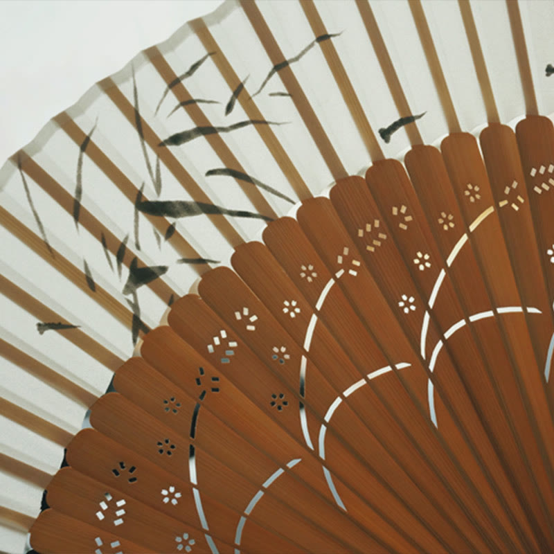 22 cm großer Handfächer aus Bambus mit Libellenmotiv, Quaste und Buchsbaum-Design