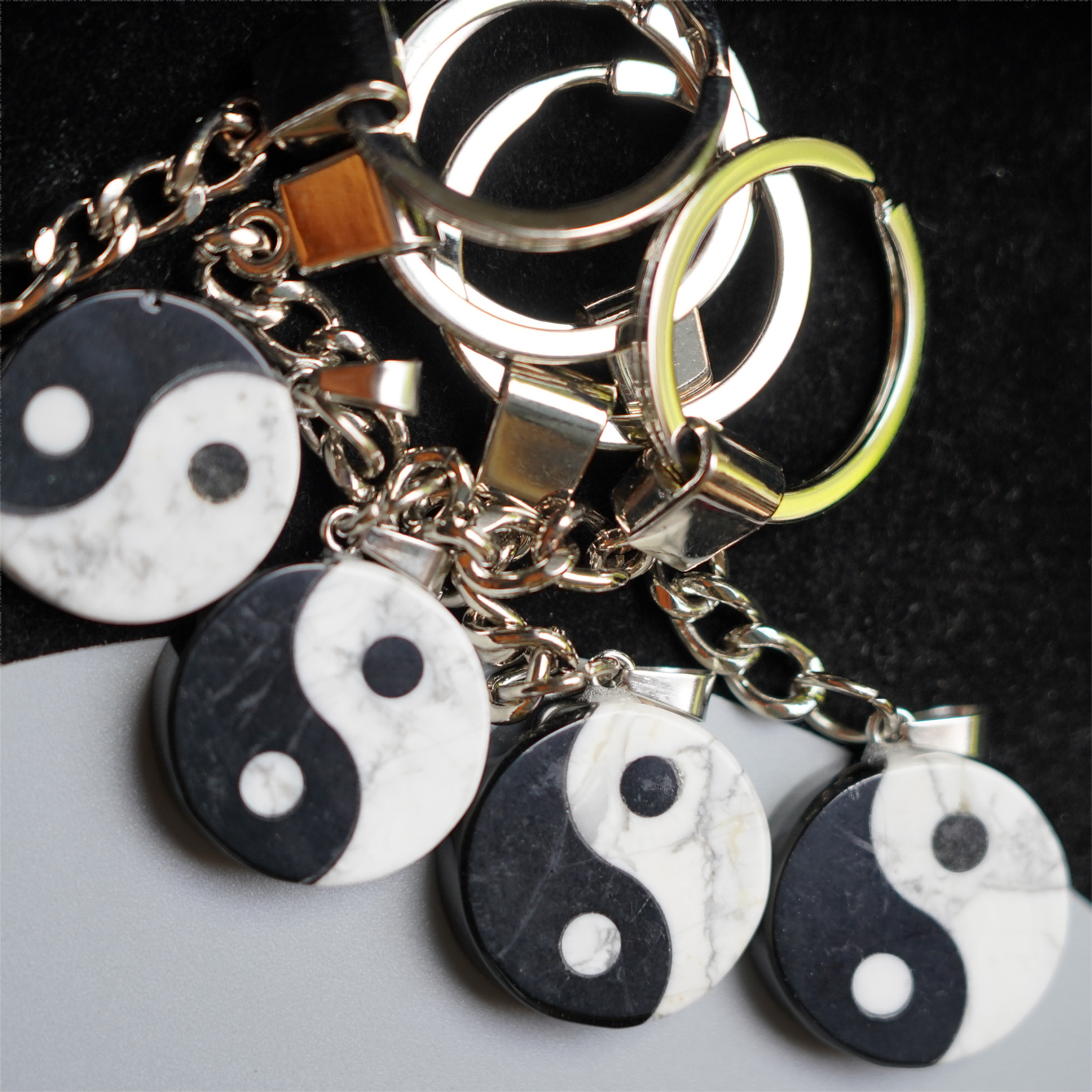 25mm Black Obsidian Howlite Yin Yang Pendant Key Chain
