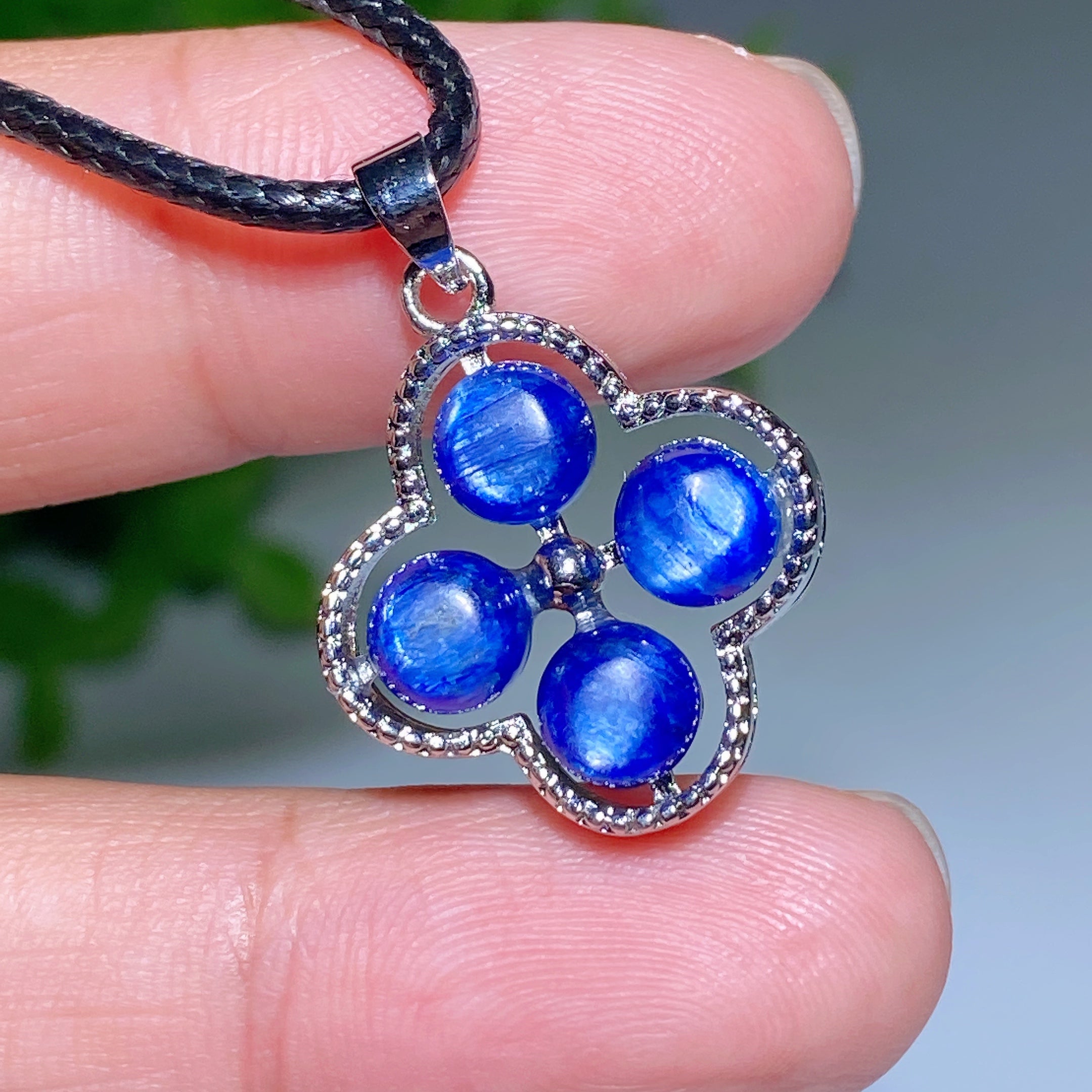 2cm Mixed Crystal Four-Leaf Clover Pendant for Healing