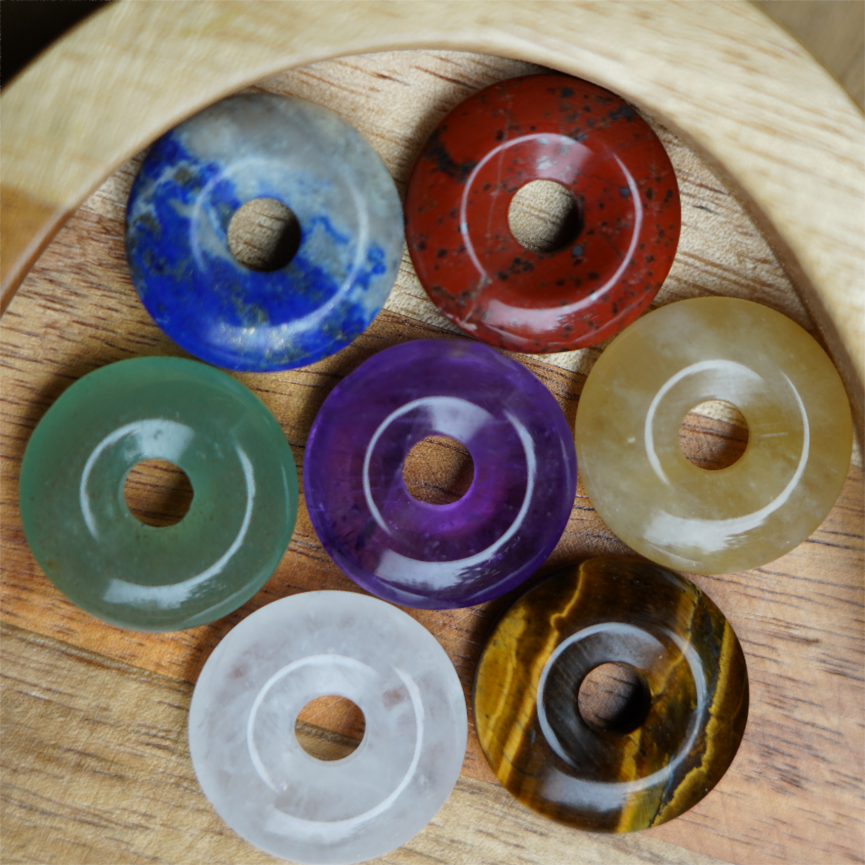 2 cm große, gemischte Kristall-Mini-Donut-Anhänger-Spirituelle Halskette