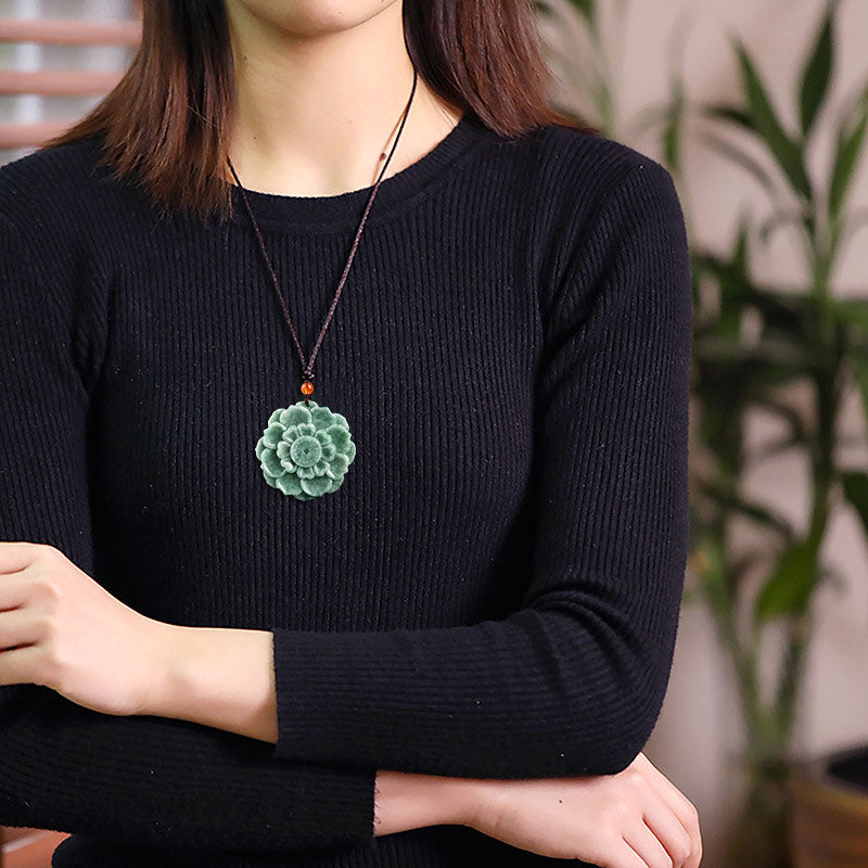 Jade-Halskette mit Lotusmuster für Glück und Wohlstand