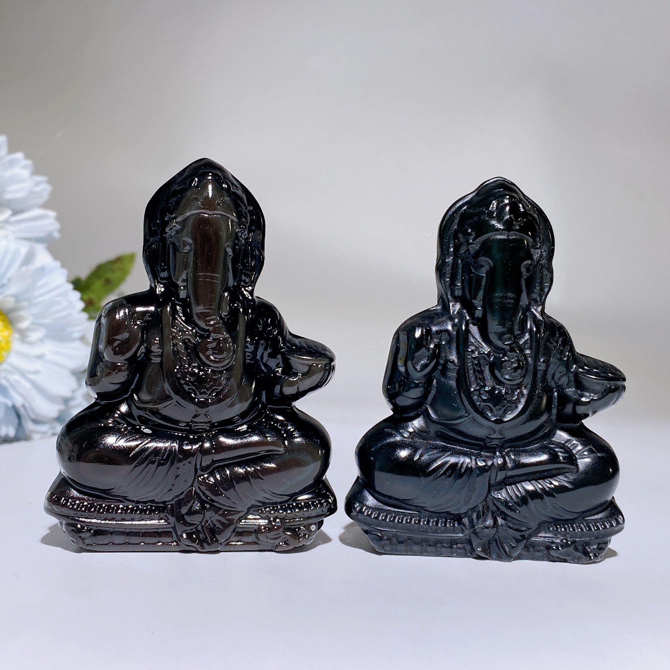 3,2 Zoll große Ganesha-Kristallfigur aus Regenbogen-Obsidian