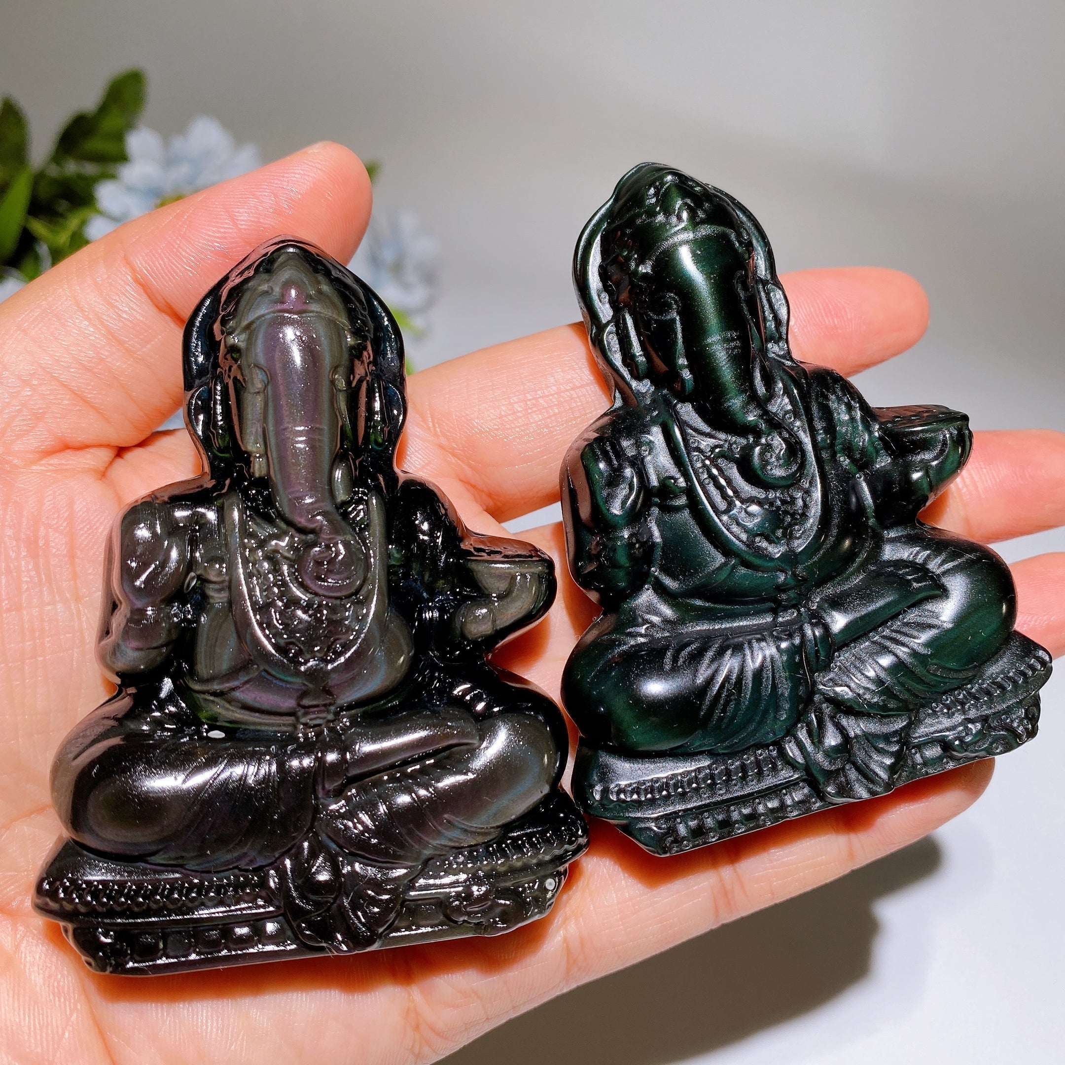 3,2 Zoll große Ganesha-Kristallfigur aus Regenbogen-Obsidian