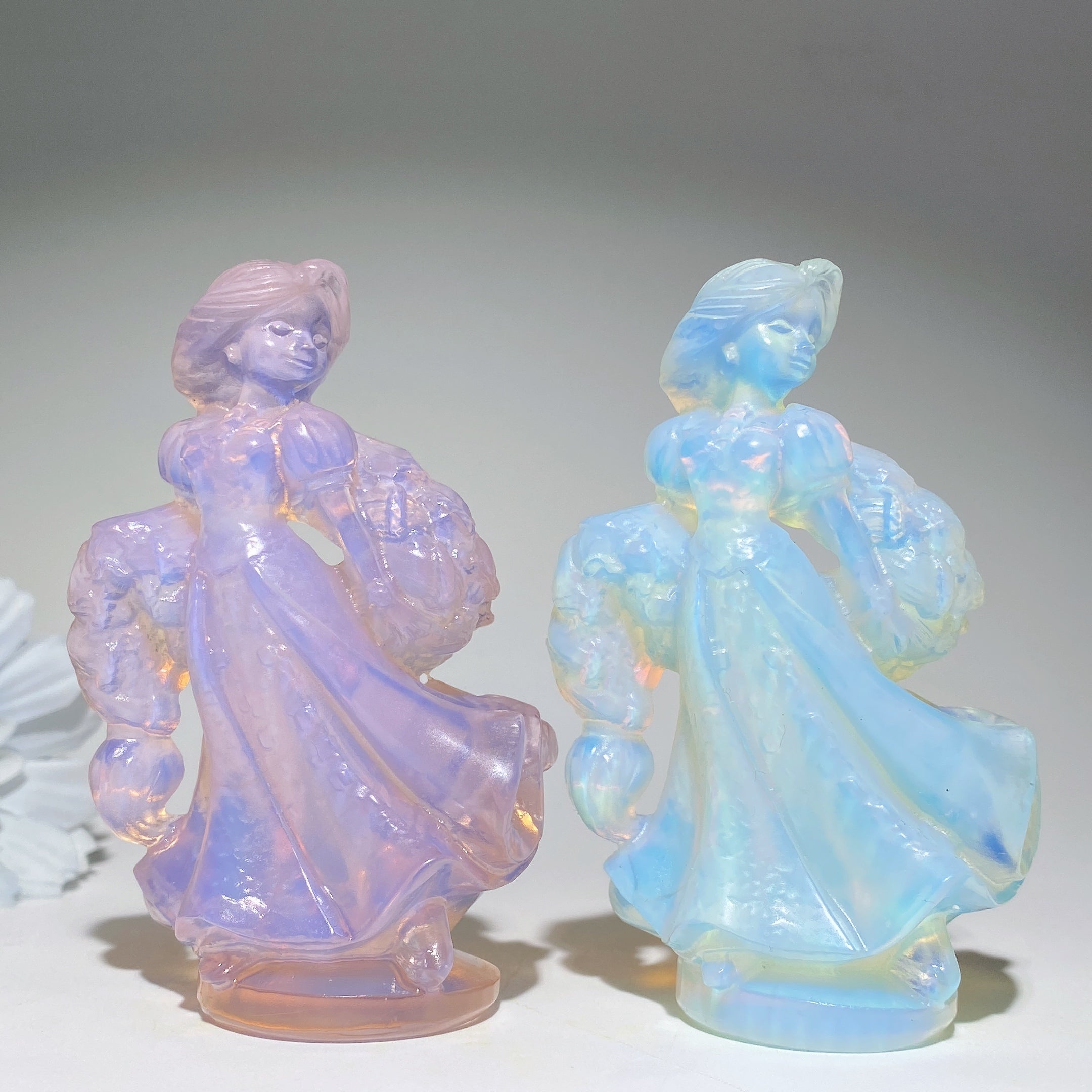 3,3 Zoll Opalit Rapunzel Kristall Figur Schnitzerei
