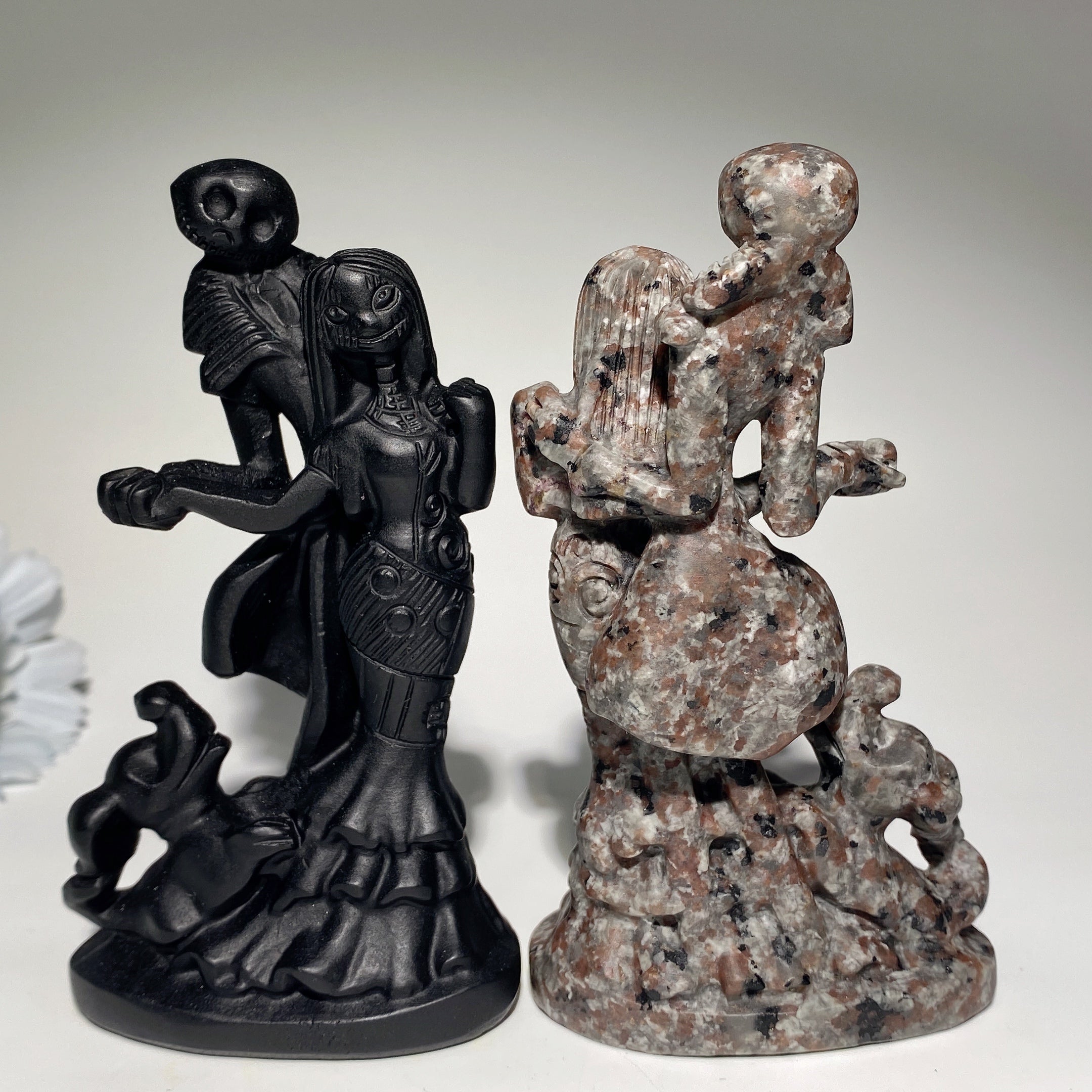 3,6–4,6 Zoll schwarze Obsidian- und Yooperlite-Hundekristallschnitzereien