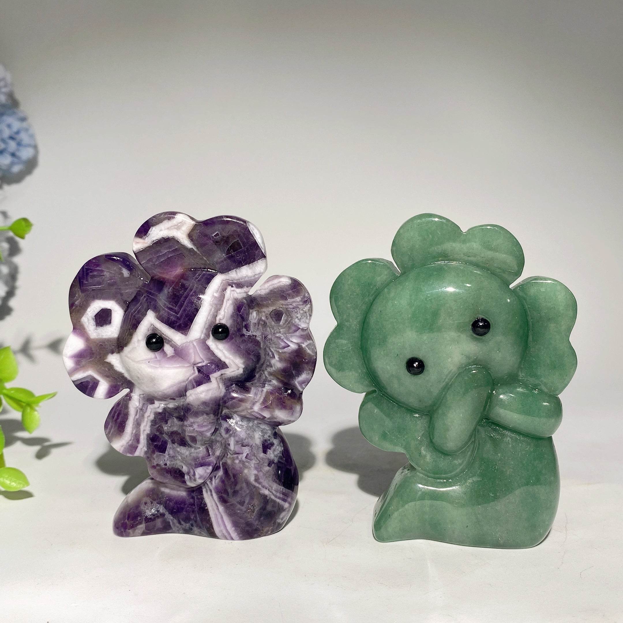 3,7 Zoll grüne Aventurin- und Traum-Amethyst-Kristallfiguren