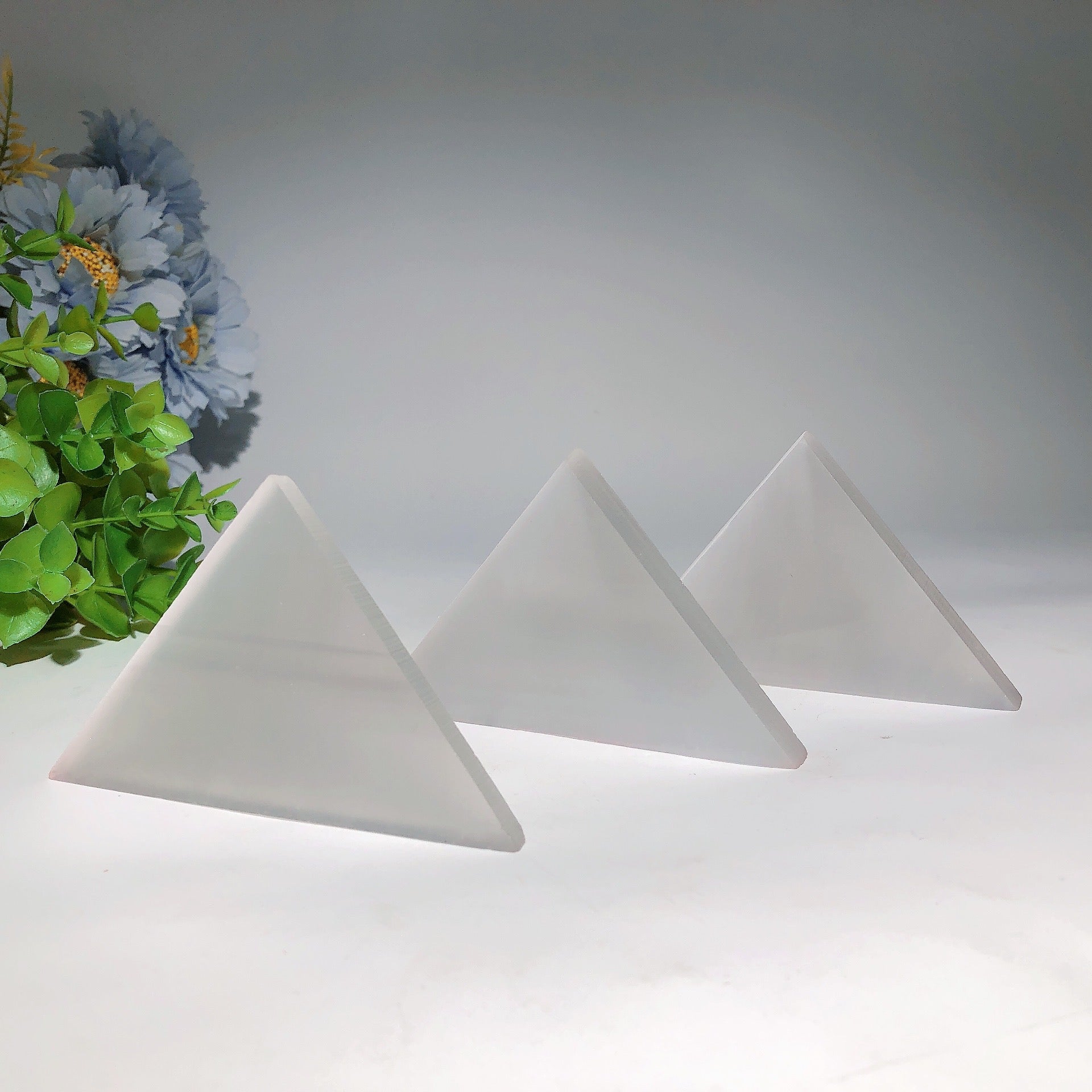 3,8 Zoll Selenit-Dreiecksplattenkristall zur Heilung