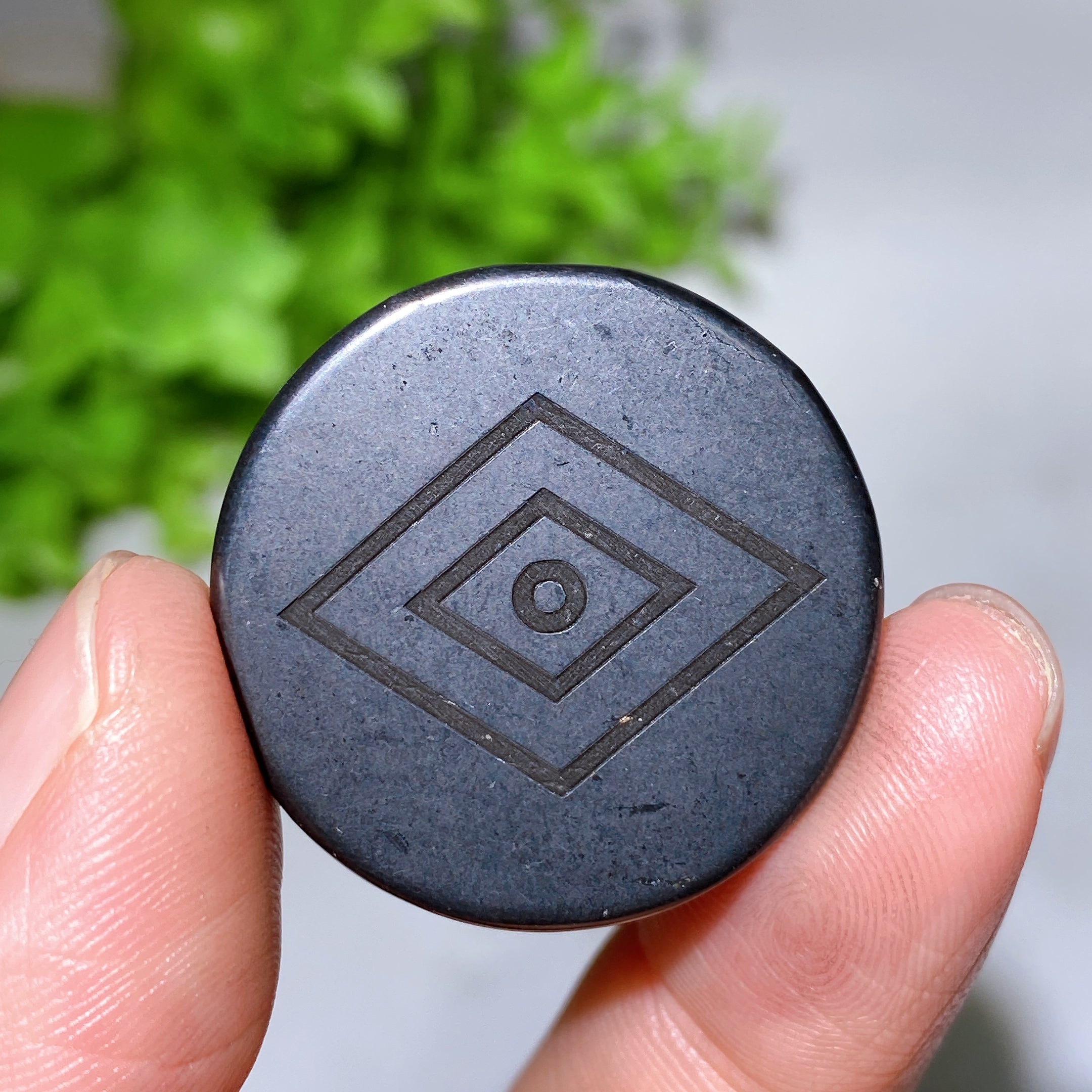 30 mm Schungit-Heilkristall, runde Platte