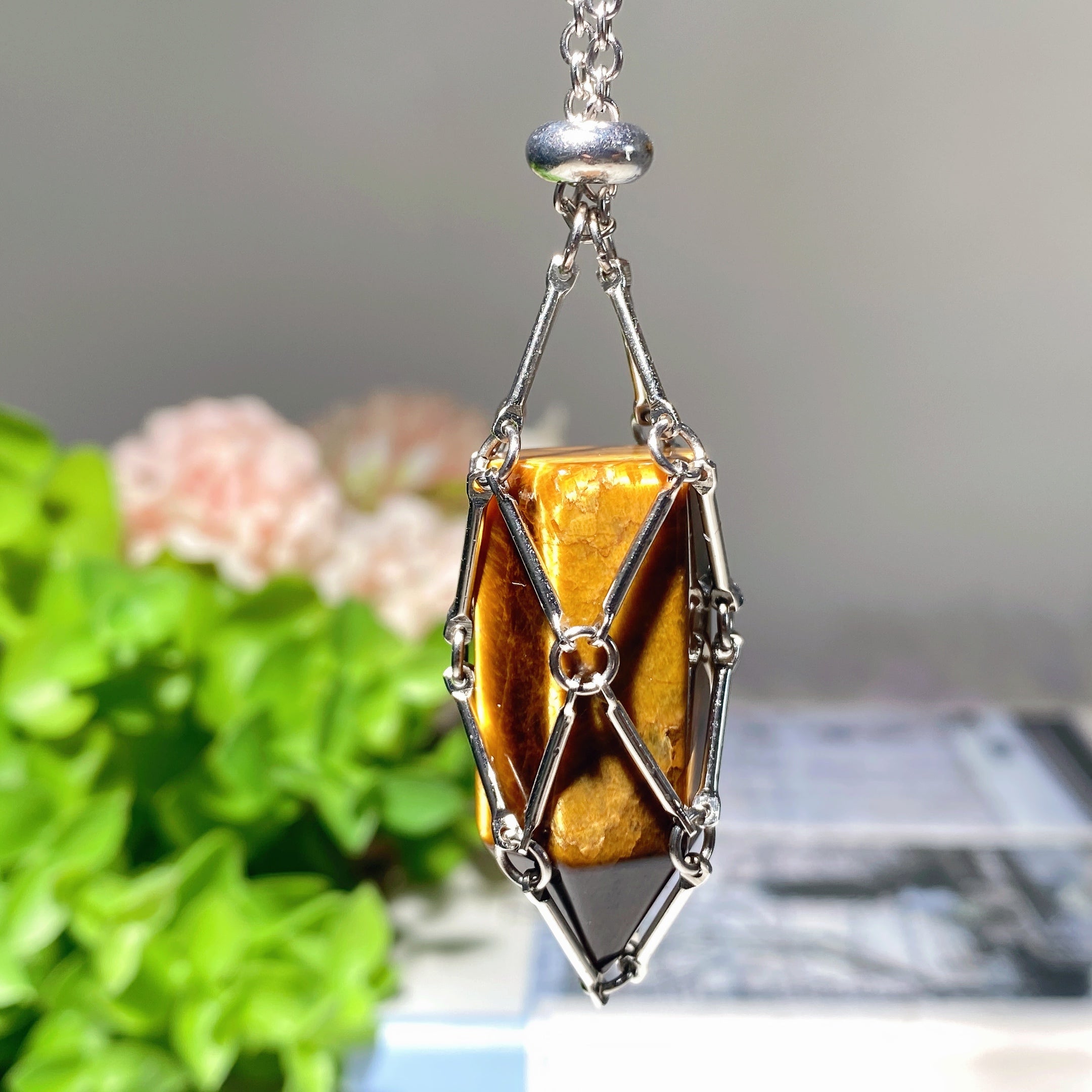 34 cm lange spirituelle Halskette mit Webdesign in Gold und Silber